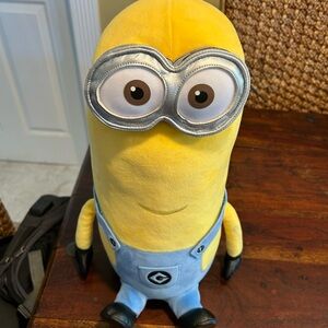 Universal Studios 14” Kevin Minion Plush with Silver Goggles